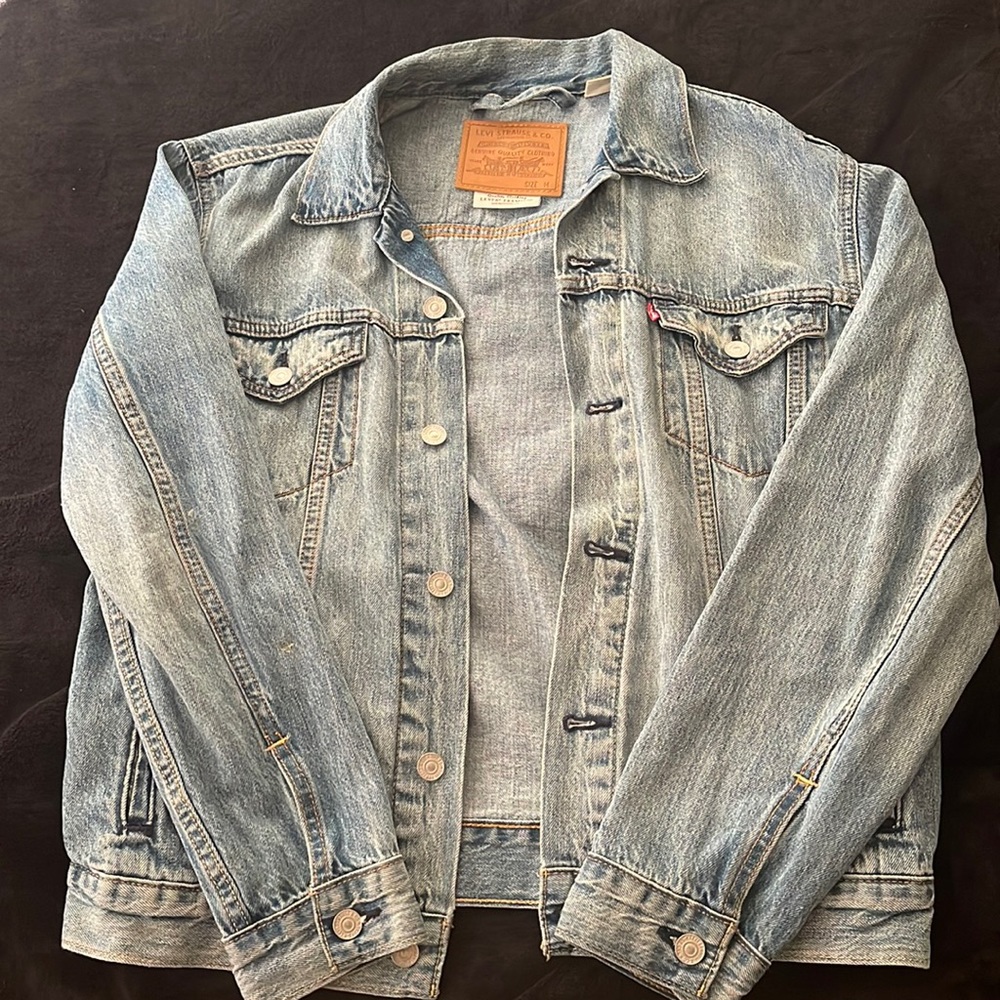 Levi’s Trucker Jacket - Medium